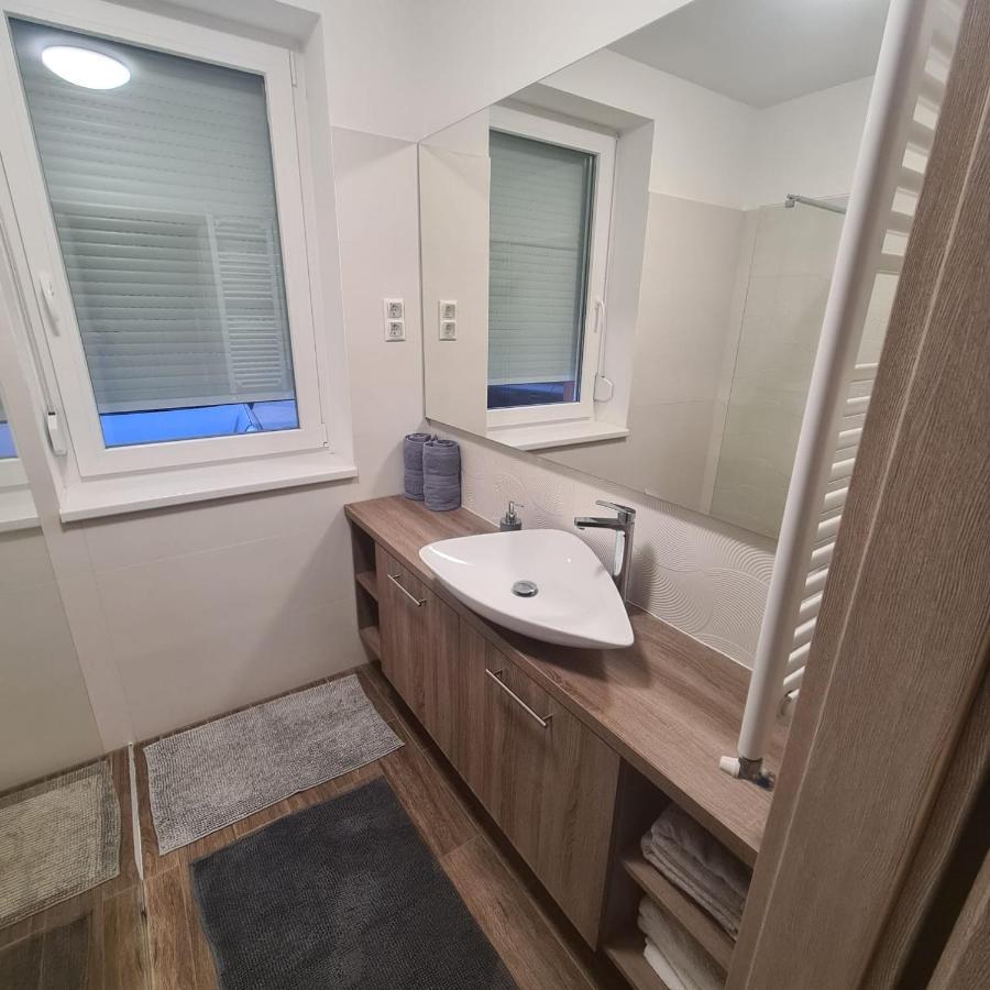 Verebes Apartman Gyor Exterior photo
